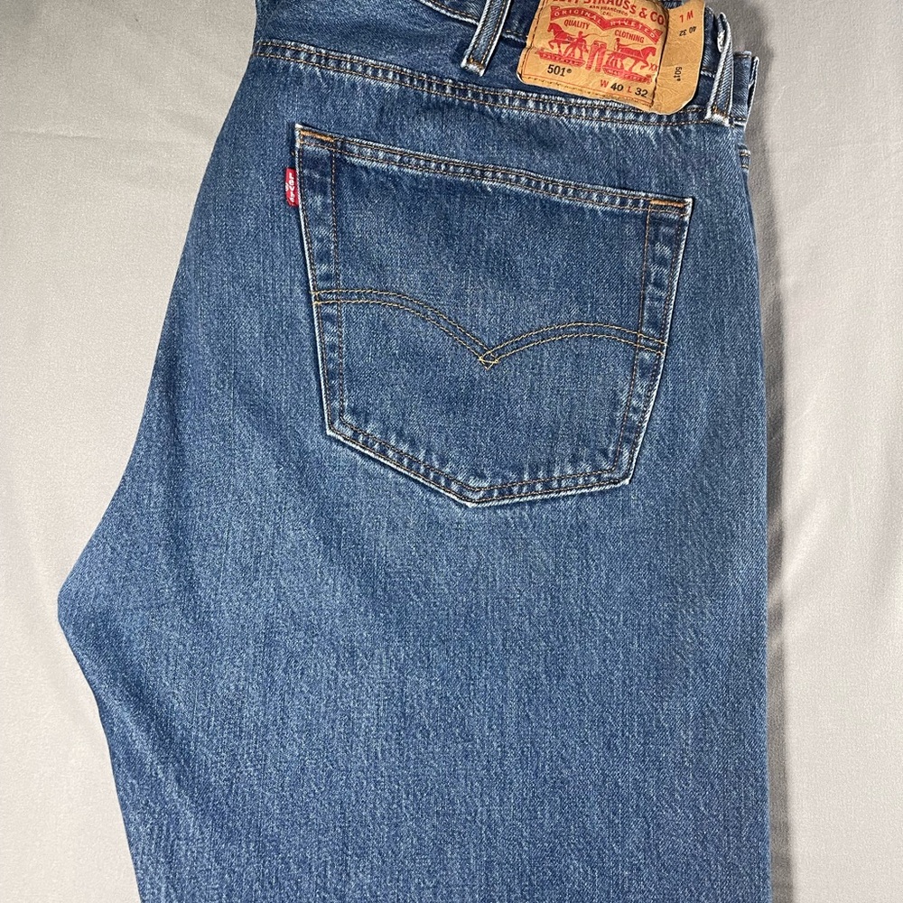 Vintage Levi's Men's Straight Jeans - Classic Blue Button Fly
